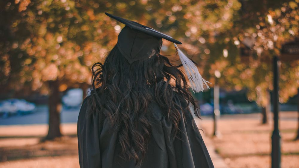 Como Economizar Dinheiro para Vestido de Formatura